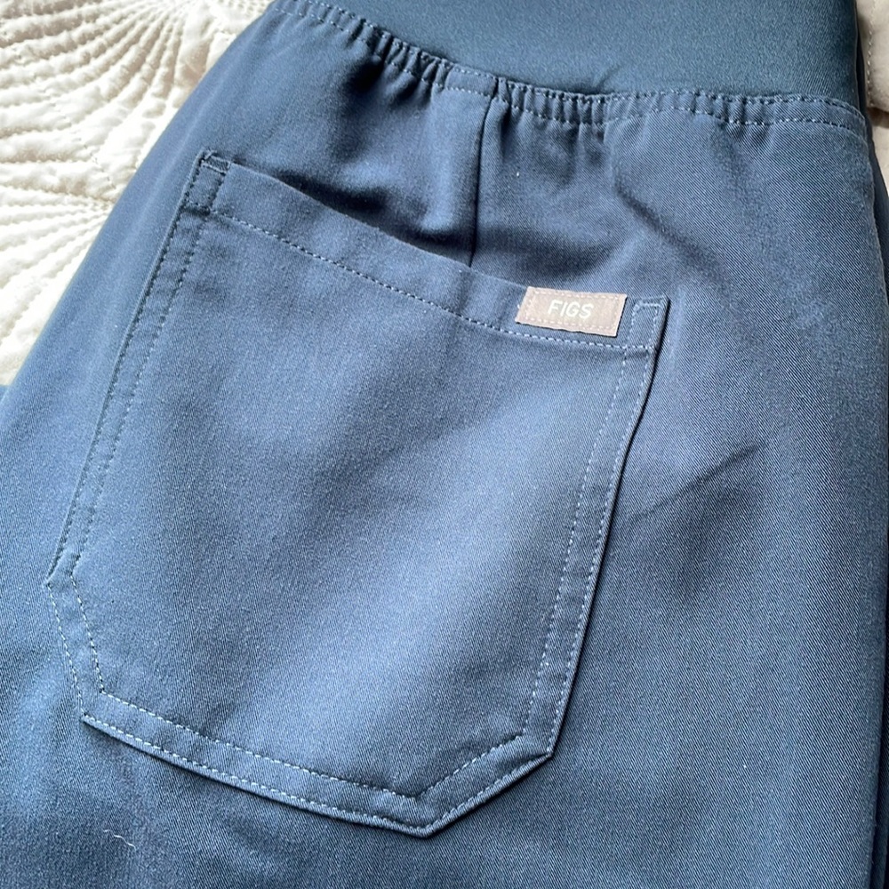 Figs Dark Harbor Kade Cargo